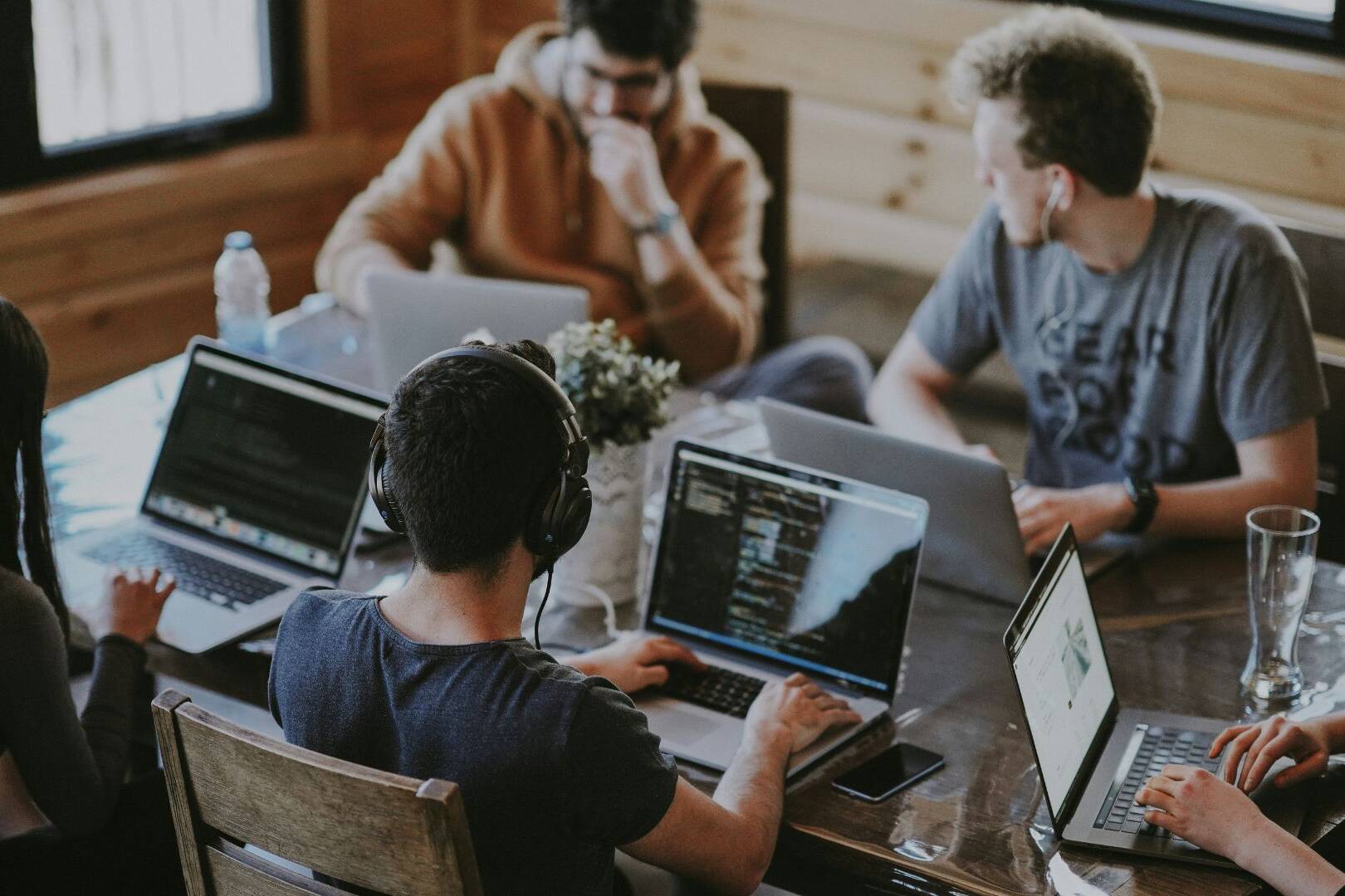 Keyvisual von Active Agent / Virtual Mindsim Reseller-Bereich